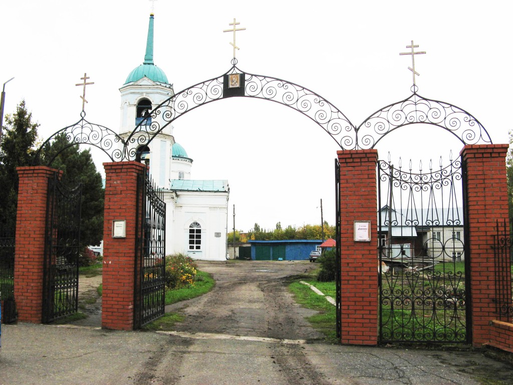 Церковь Воздвижения Креста Господня, Алатырь (Алатырский район и г. Алатырь, Республика Чувашия). дополнительная информация, Врата ограды церкви 