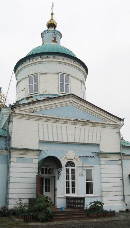 Церковь Воздвижения Креста Господня, Алатырь (Алатырский район и г. Алатырь, Республика Чувашия). архитектурные детали, Южный фасад главного объема храма с вратами