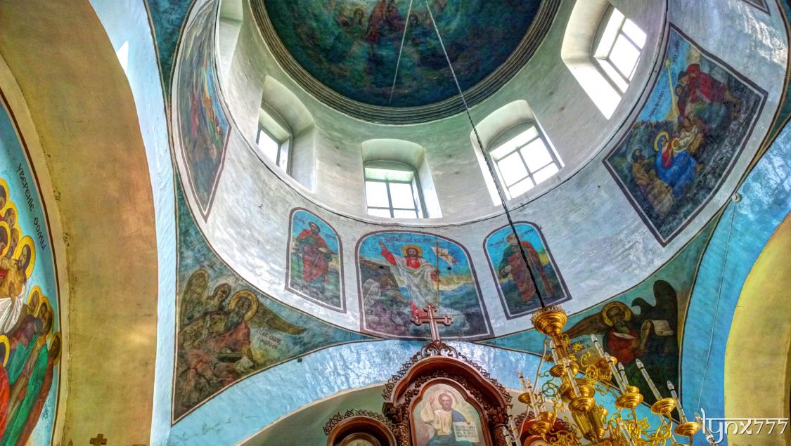 Церковь Воздвижения Креста Господня, Алатырь (Алатырский район и г. Алатырь, Республика Чувашия). интерьер и убранство, центральный купол