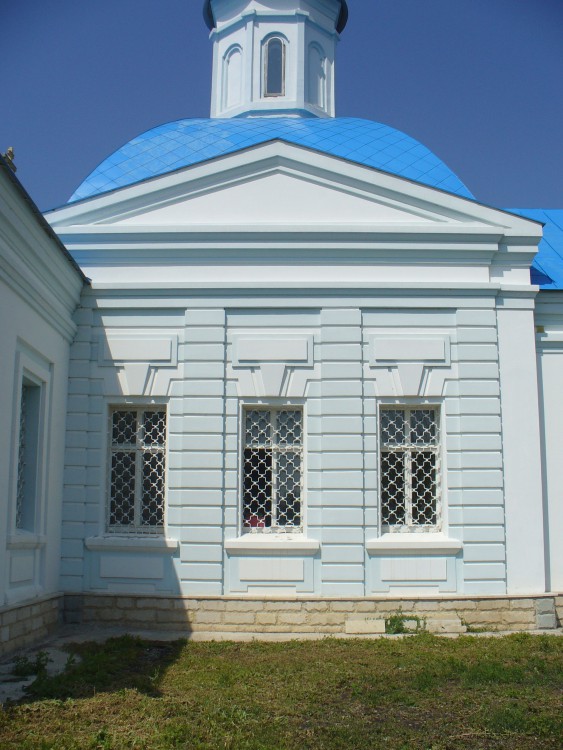Церковь Введения во храм Пресвятой Богородицы, Введенская Слобода (Верхнеуслонский район, Республика Татарстан). архитектурные детали, Южная стена основного объема