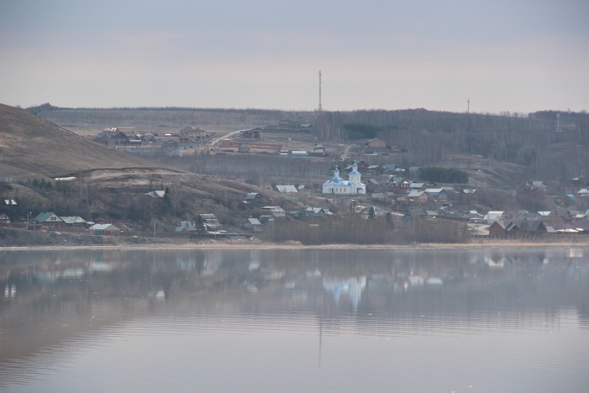 Введенская Слобода. Церковь Введения во храм Пресвятой Богородицы. общий вид в ландшафте