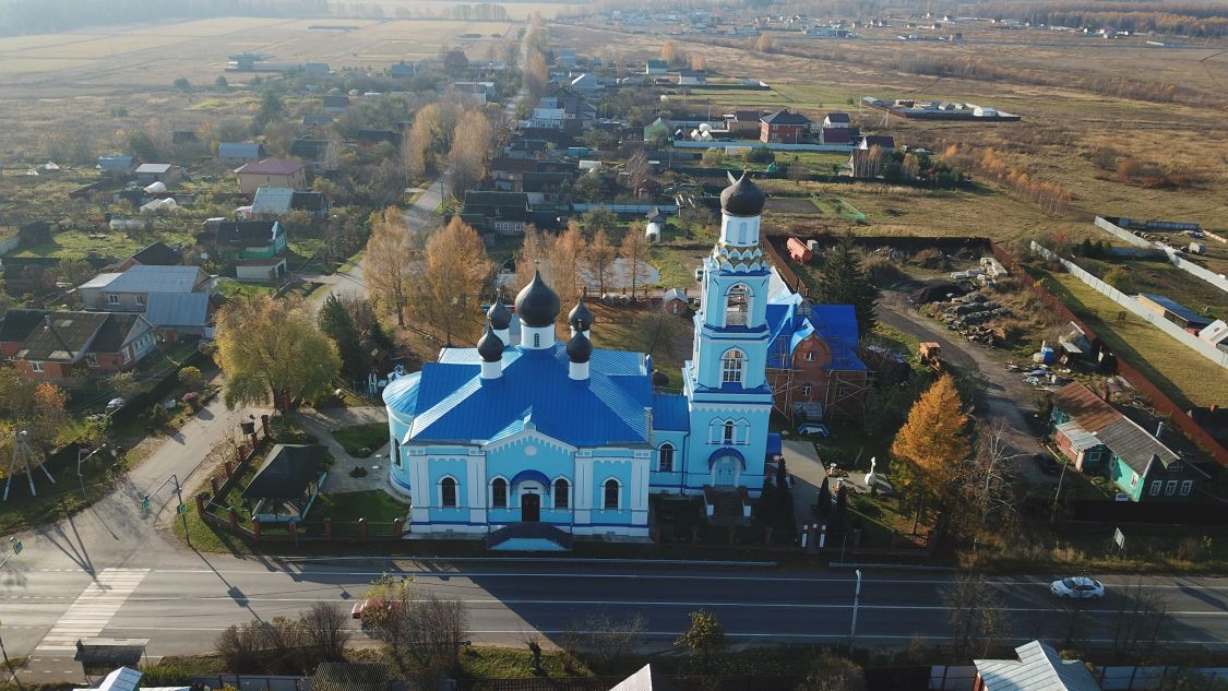 Карпово. Церковь Покрова Пресвятой Богородицы. общий вид в ландшафте