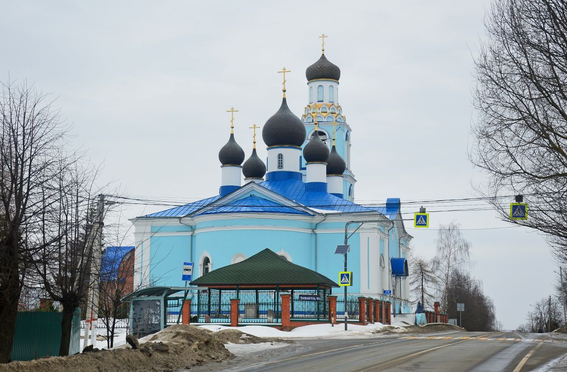 Церковь Покрова Пресвятой Богородицы, Карпово (Раменский район и гг. Бронницы, Жуковский, Московская область). фасады