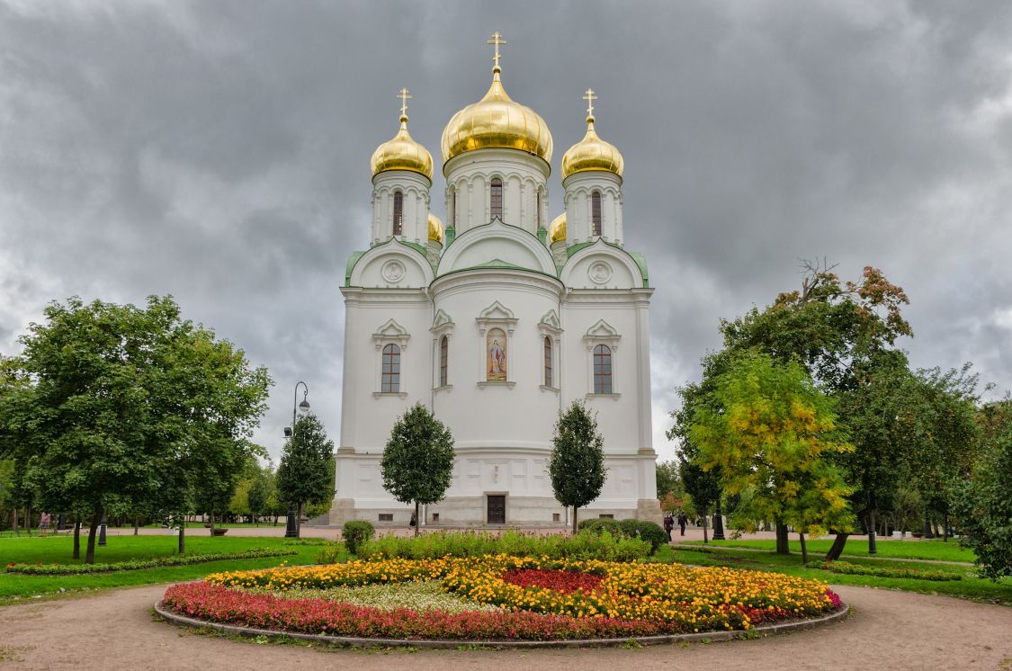 Собор Екатерины в Царском Селе (новый), Пушкин (Царское Село) (Санкт-Петербург, Пушкинский район, г. Санкт-Петербург). общий вид в ландшафте