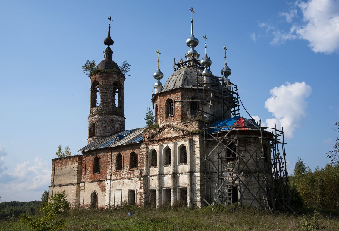 Брынчаги. Церковь Спаса Преображения. фасады