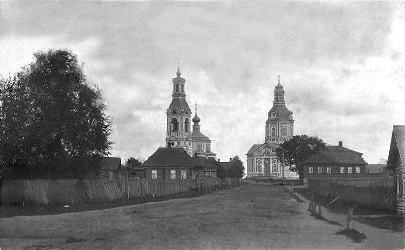 Торопец. Тихоновский женский монастырь. архивная фотография, Покровская и Никольская церковь монастыря с колокольней. Архивное фото с сайта монастыря