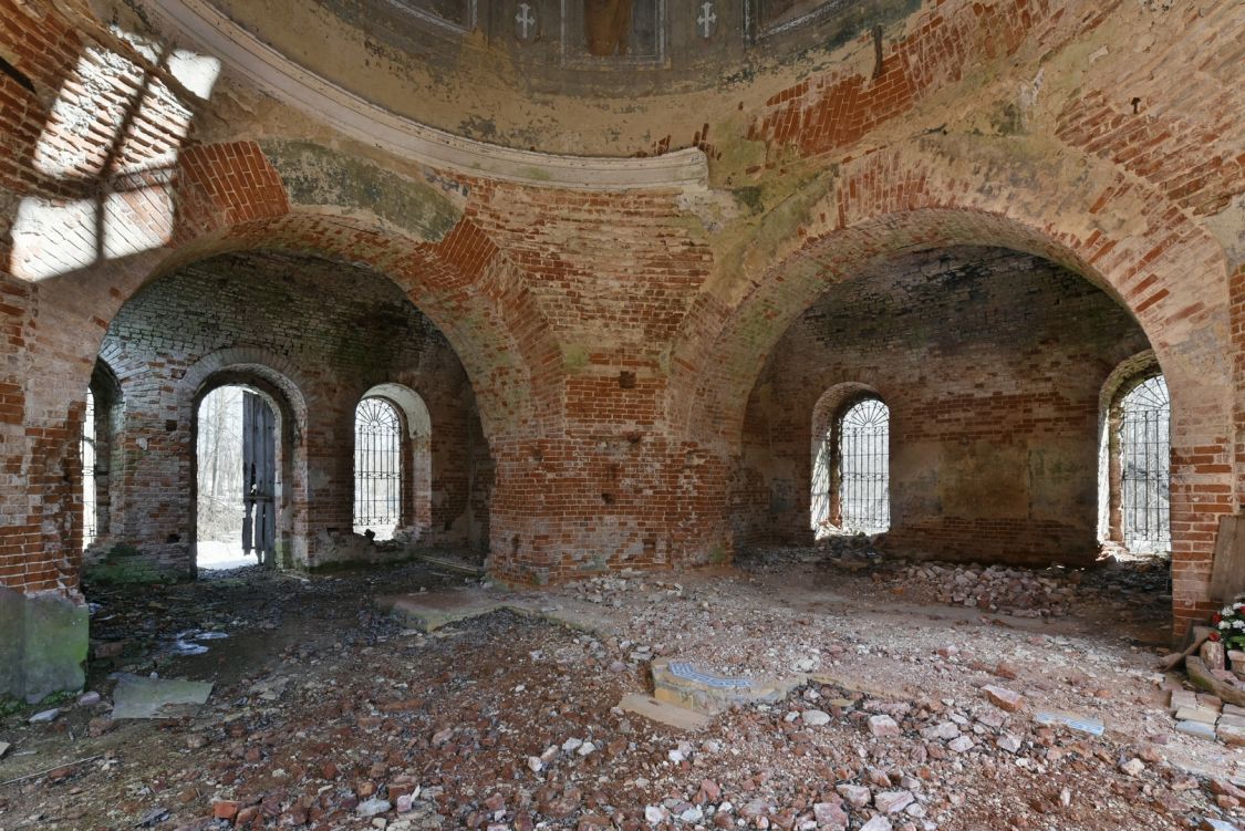 Церковь Димитрия Солунского, Дмитриевское (Малоярославецкий район, Калужская область). интерьер и убранство, Северо-восточная сторона основного объема