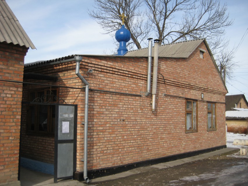 Церковь Покрова Пресвятой Богородицы (временная), Прохладный (Прохладненский район, Республика Кабардино-Балкария). общий вид в ландшафте