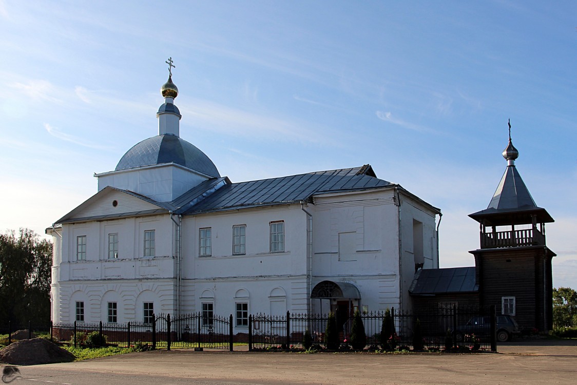 Сямжа. Церковь Воскресения Христова. фасады