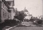 Церковь Иоанна Предтечи, Фото 1900-1920-х гг. Вид на Дом Лазаревых и церковь Иоанна Предтечи. Фотография из журнала "Мир музея", №8, 2018 г.<br>, Фряново, Щёлковский городской округ и г. Фрязино, Московская область