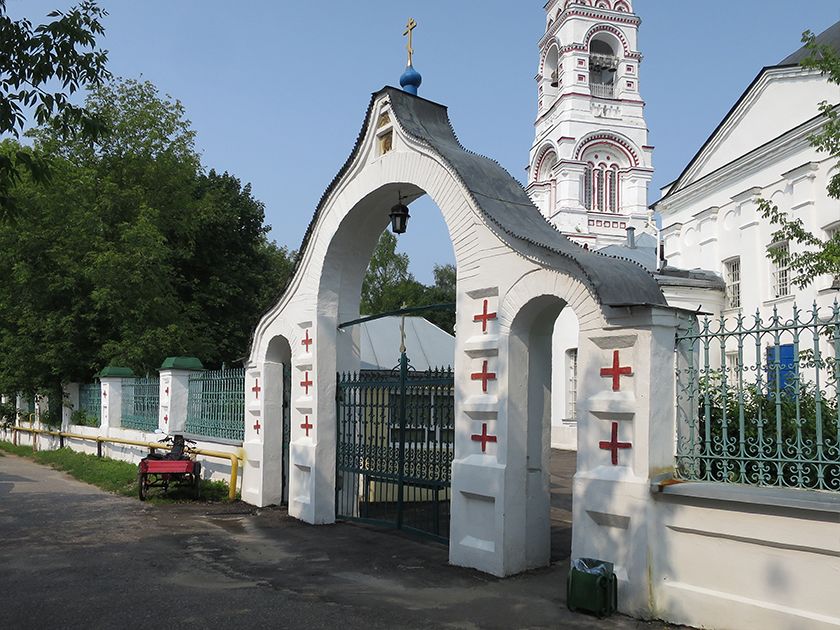 Кудиново. Церковь Покрова Пресвятой Богородицы. дополнительная информация, Врата церковной ограды.