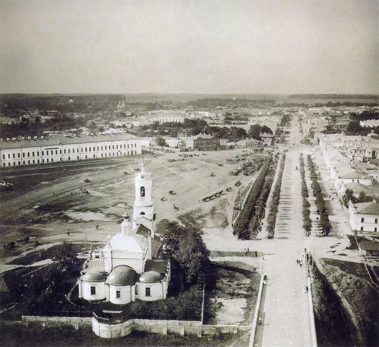 Церковь Илии Пророка, Рязань (Рязань, город, Рязанская область). архивная фотография, Панорама Рязани с Соборной колокольни. Ильинская площадь и перспектива улицы Соборной, 1904-1907 г.г. 