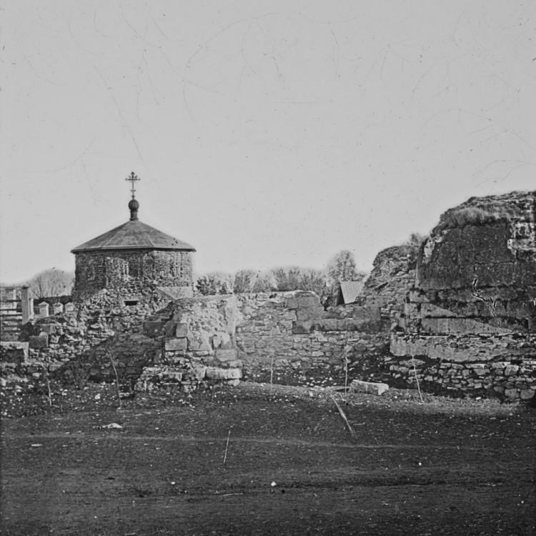 Церковь Николая Чудотворца, Болгар (Спасский район, Республика Татарстан). архивная фотография, Фото 1895 года. Автор барон Жозеф де Бай / Joseph de Baye