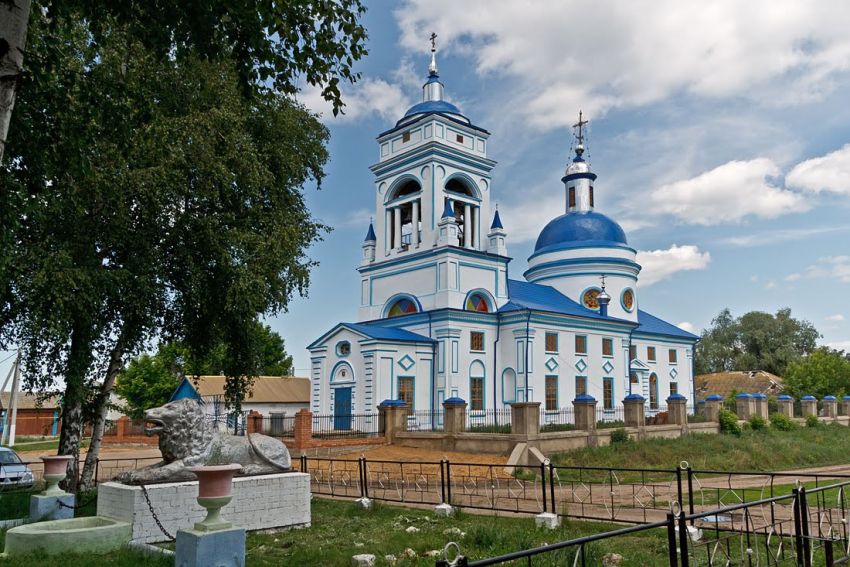 Никольское. Церковь Казанской иконы Божией Матери. общий вид в ландшафте