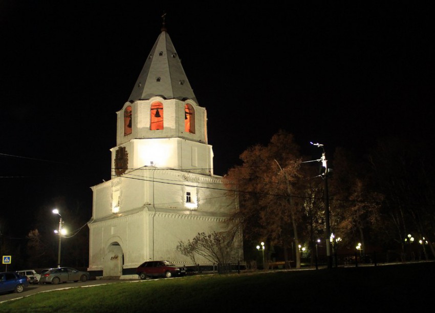 Церковь Спаса Нерукотворного Образа в Спасской башне Кремля, Сызрань (Сызрань, город, Самарская область). художественные фотографии, Вид в художественной подсветке с второго этажа гостиницы