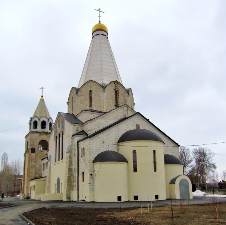 Балаково. Церковь Троицы Живоначальной. фасады