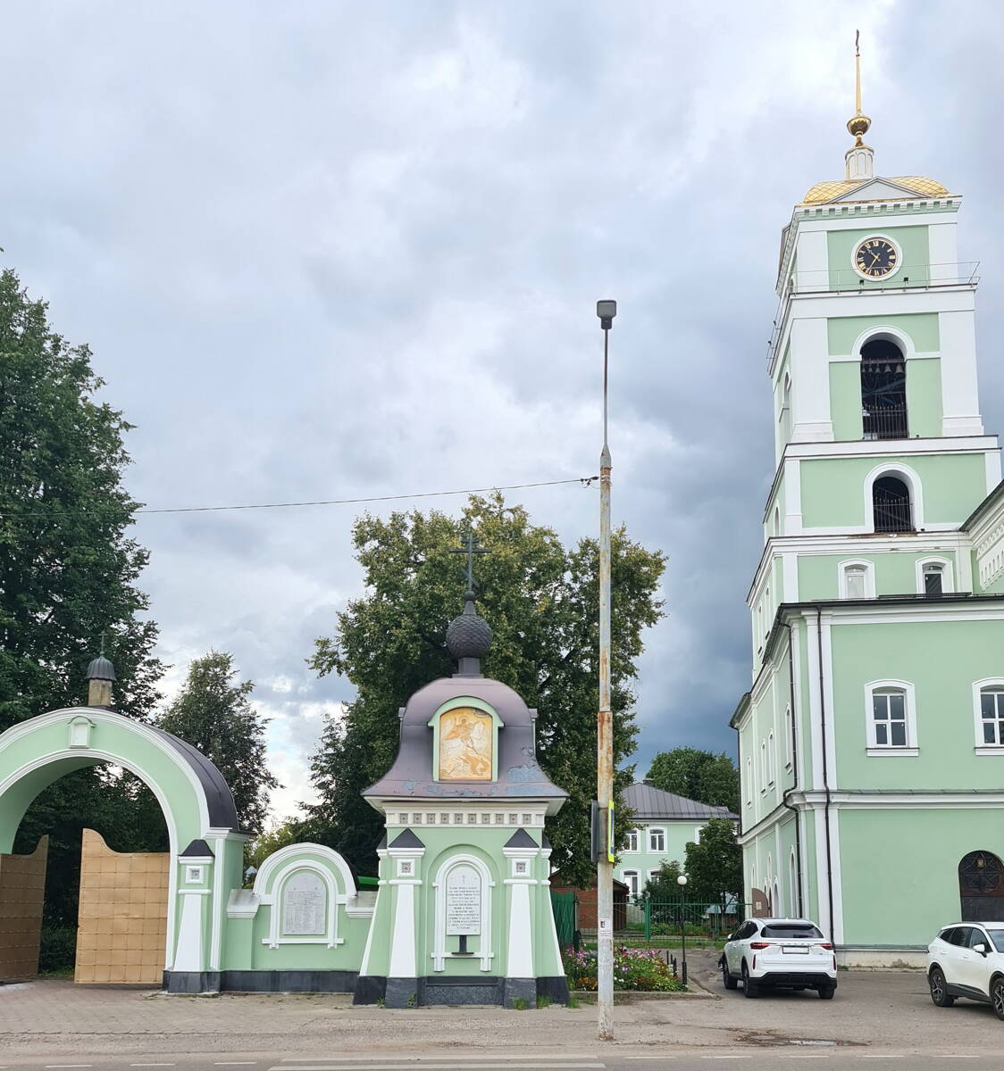 Часовня Георгия Победоносца, Старая Купавна (Богородский городской округ, Московская область). общий вид в ландшафте, Вид с юга