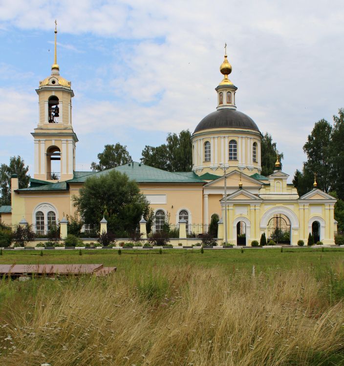 Обухово. Церковь Петра и Павла. фасады