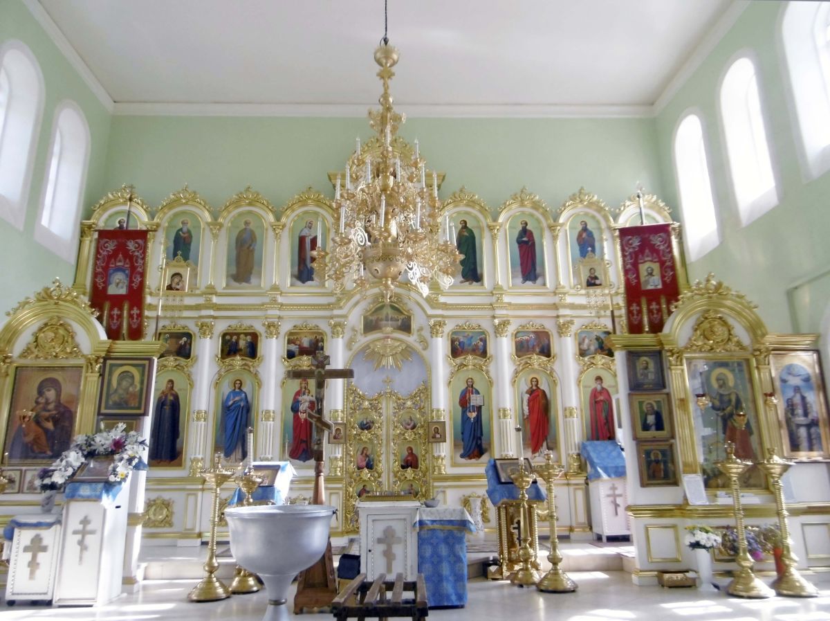 Церковь Ксении Петербургской, Сарапул (Сарапульский район и г. Сарапул, Республика Удмуртия). интерьер и убранство, Главный иконостас храма