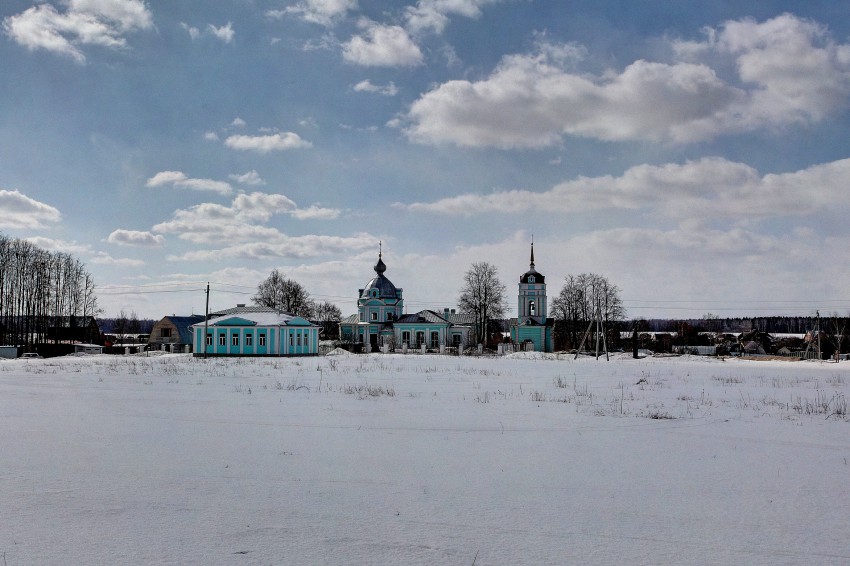 Церковь Михаила Архангела в Летове, Летово (Новомосковский административный округ (НАО), г. Москва). общий вид в ландшафте