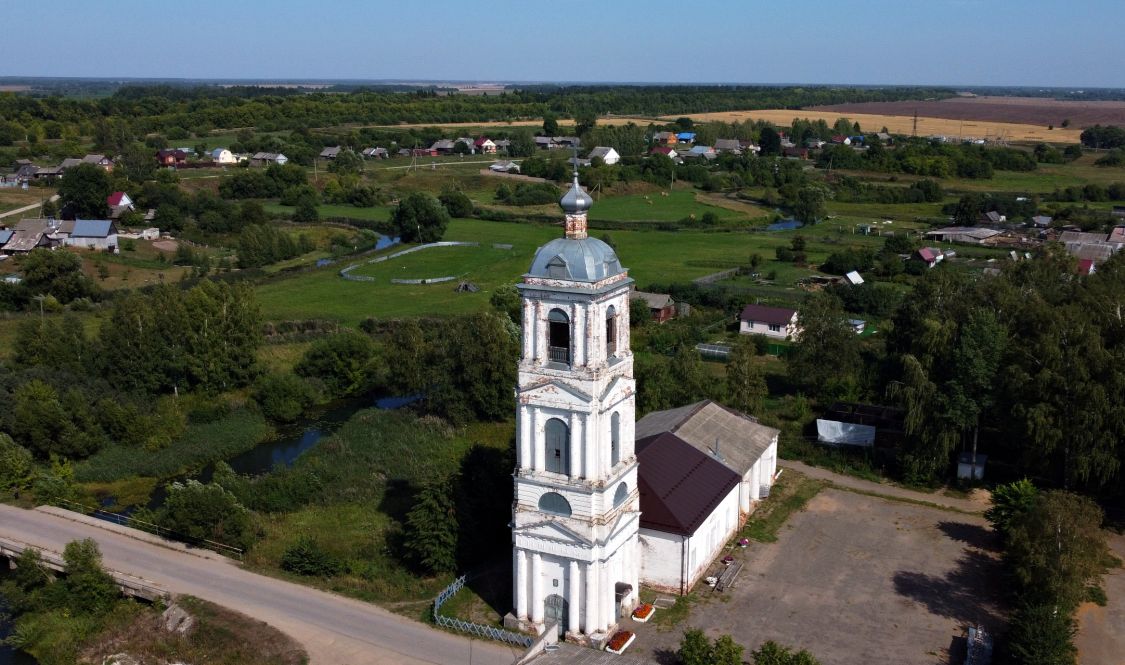 Осановец. Церковь Воскресения Христова. общий вид в ландшафте