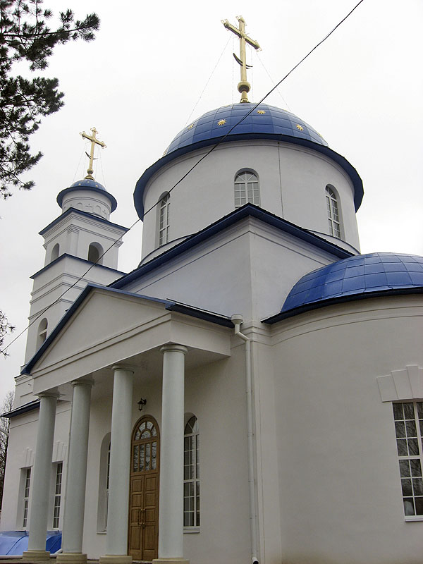 Брянск. Церковь Иоанна Кронштадтского. фасады