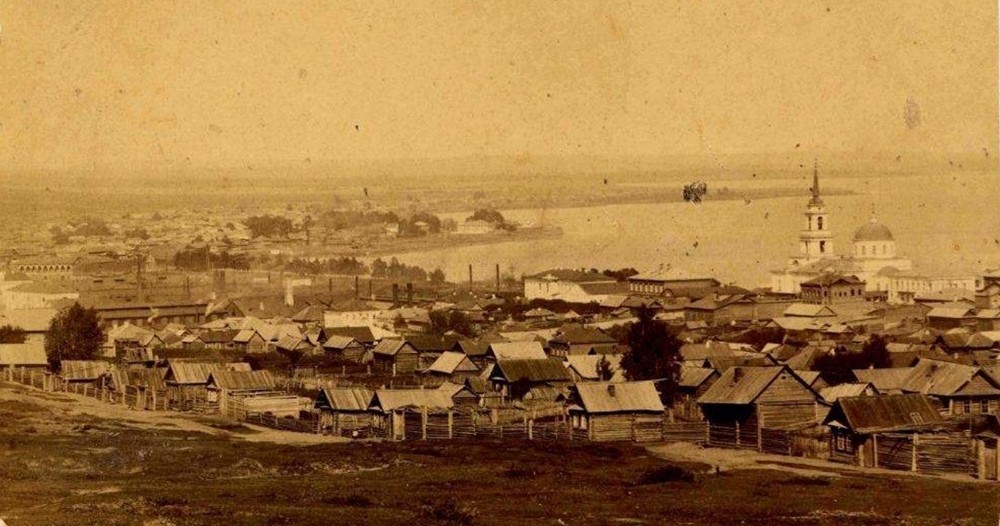 Воткинск. Собор Благовещения Пресвятой Богородицы. архивная фотография, Вид на Воткинск и Собор Благовещения Пресвятой Богородицы