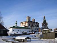 Ансамбль Архиерейского двора, Слева на переднем плане - церковь Двенадцати апостолов<br>, Холмогоры, Холмогорский район, Архангельская область