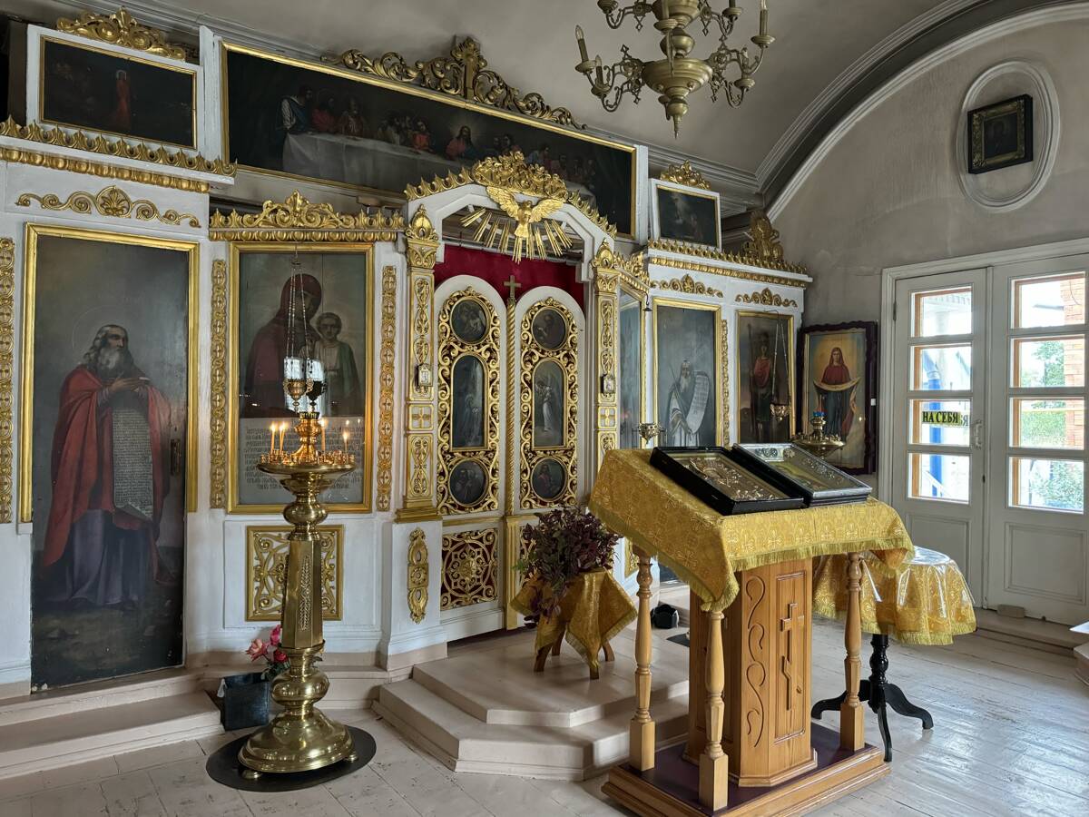 Собор Николая Чудотворца, Георгиевск (Георгиевский район и г. Георгиевск, Ставропольский край). интерьер и убранство, Придельный иконостас в трапезной