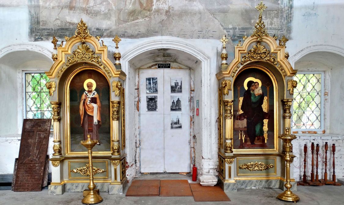 Церковь Преображения Господня, Старочеркасская (Аксайский район, Ростовская область). интерьер и убранство, Северный вход в интерьере основного объёма