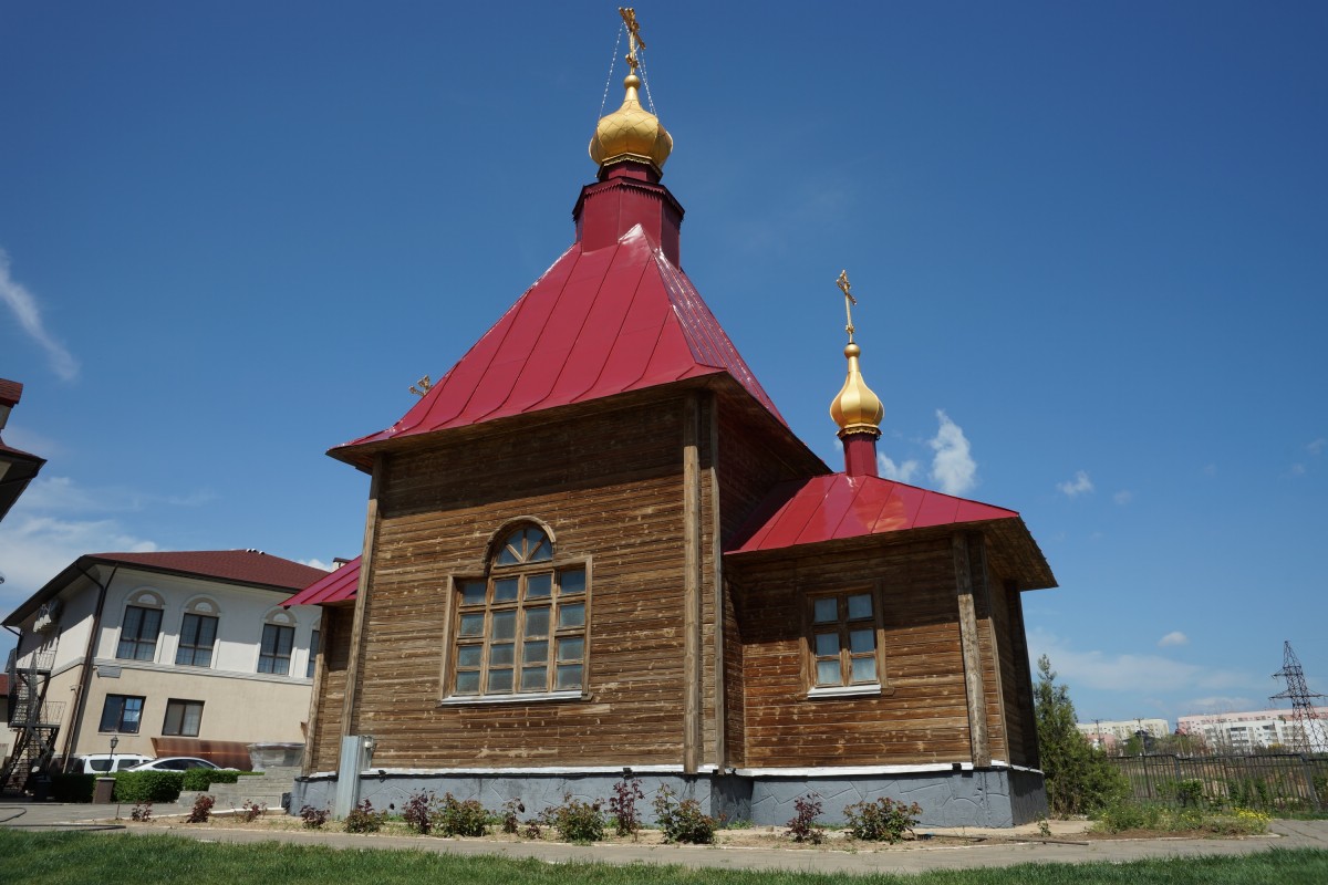 Элиста. Церковь Георгия Победоносца. фасады