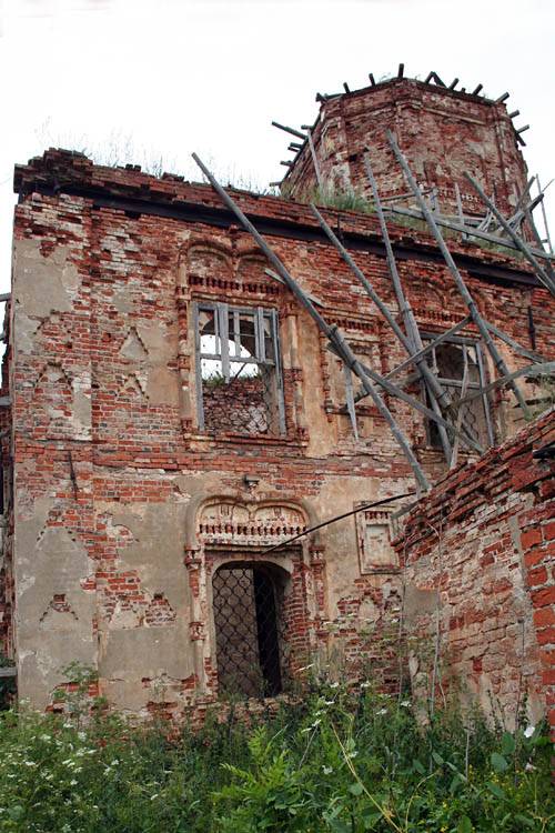 Собор Воскресения Христова, Буреги (Старорусский район, Новгородская область). архитектурные детали, Вид с юго-запада