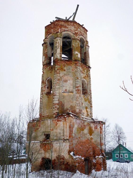 Собор Воскресения Христова, Буреги (Старорусский район, Новгородская область). архитектурные детали, Вид на колокольню с юго-востока