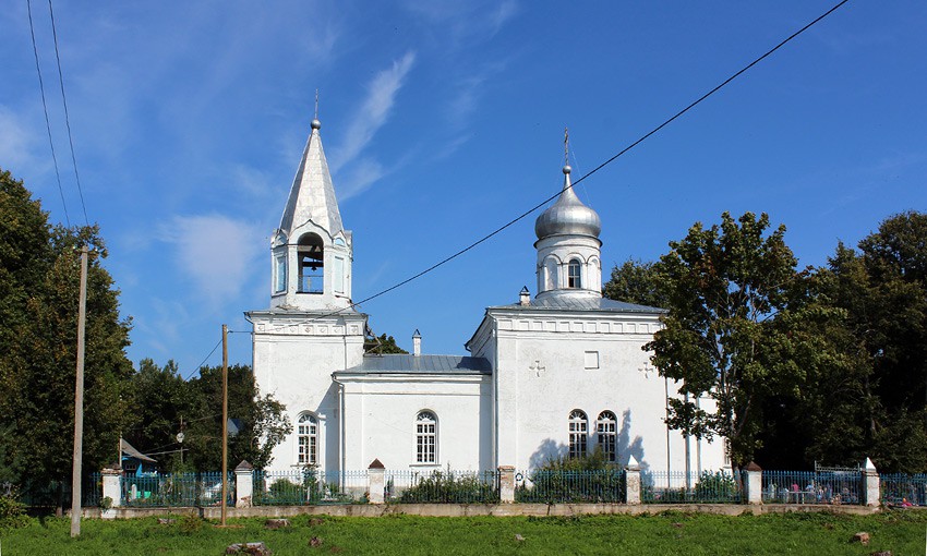 Церковь Покрова Пресвятой Богородицы, Борисово (Старорусский район, Новгородская область). общий вид в ландшафте, Вид с Советской ул.