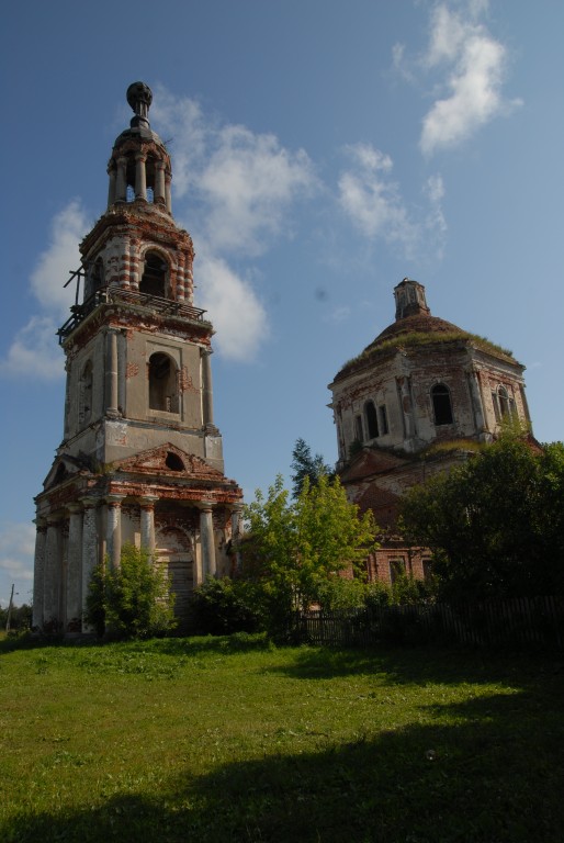 Кузнецово. Церковь Троицы Живоначальной (Михаила Архангела). фасады