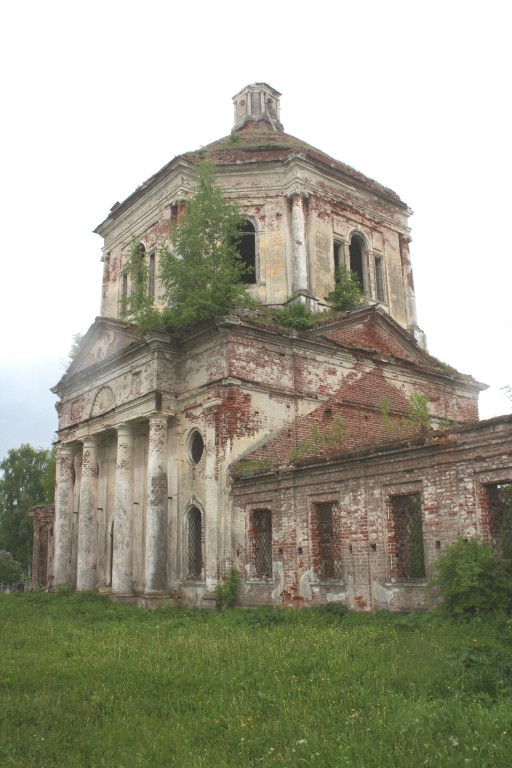 Кузнецово. Церковь Троицы Живоначальной (Михаила Архангела). фасады