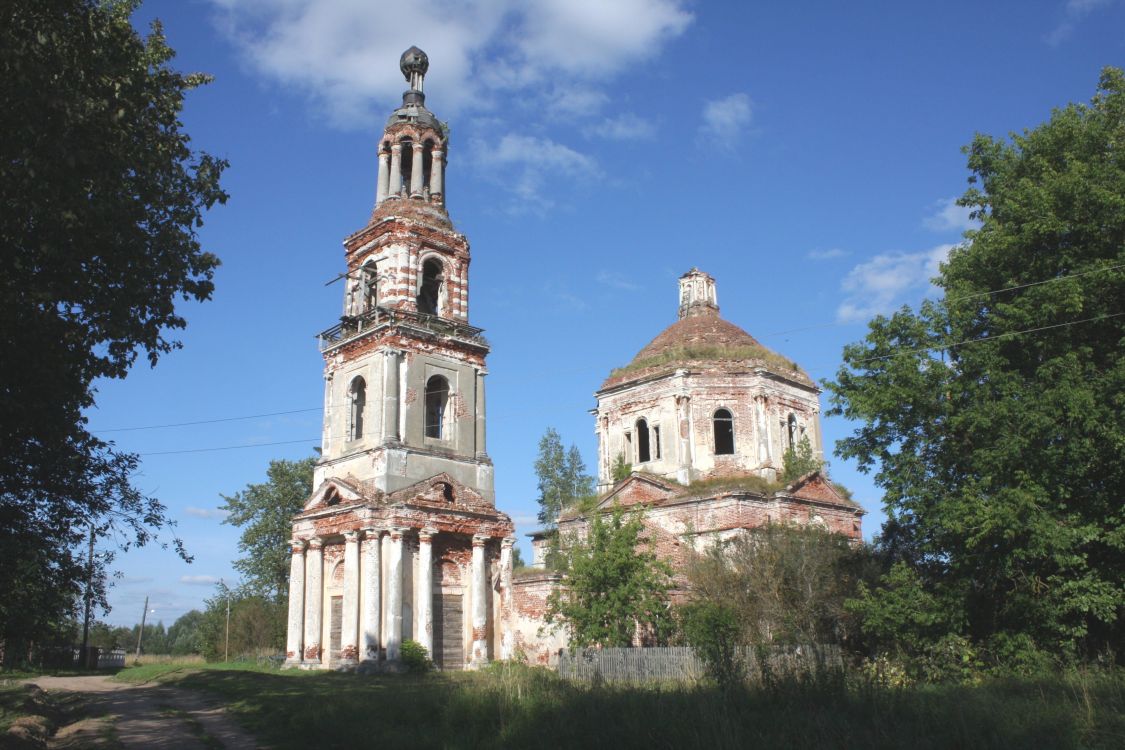 Кузнецово. Церковь Троицы Живоначальной (Михаила Архангела). фасады