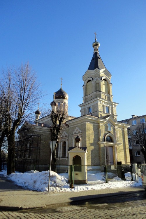 Рига. Церковь Михаила Архангела. общий вид в ландшафте