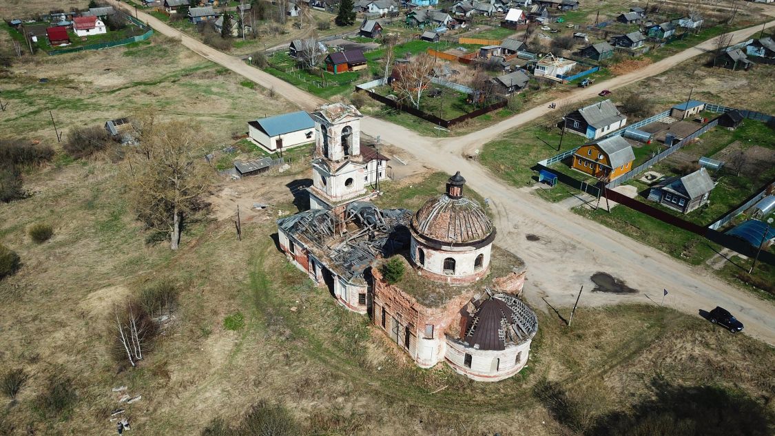 Церковь Троицы Живоначальной, Нестерово (Калининский район, Тверская область). общий вид в ландшафте
