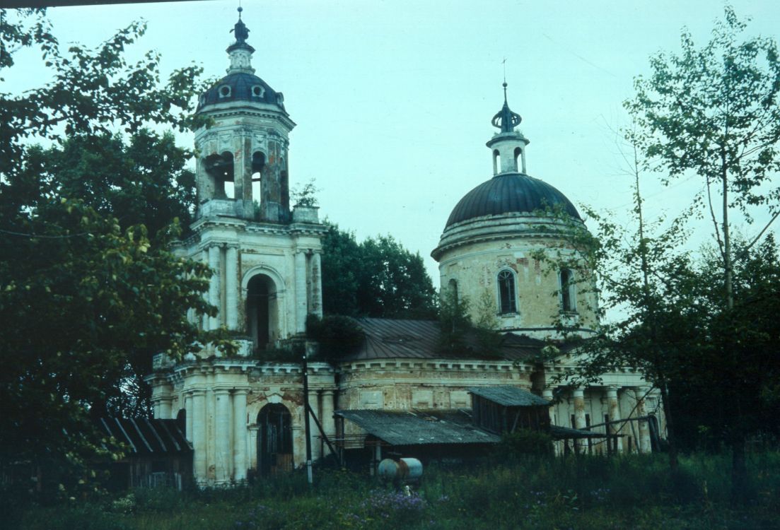 Зиновьево. Церковь Рождества Пресвятой Богородицы. фасады, 1994