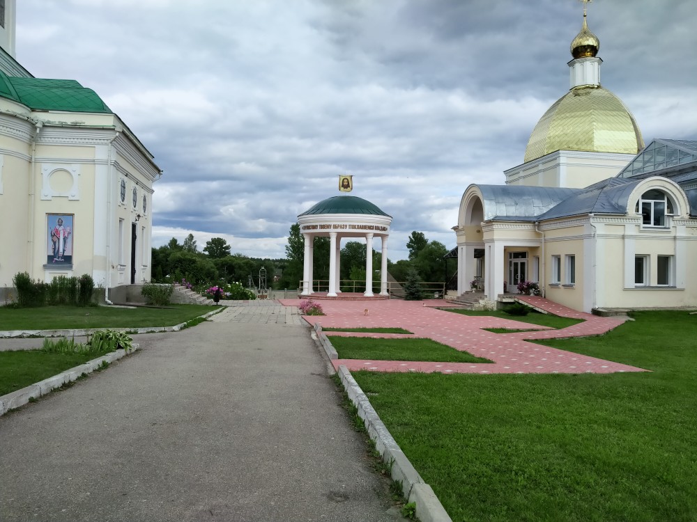 Спаса Нерукотворного Пустынь, Клыково (Козельский район, Калужская область). фасады
