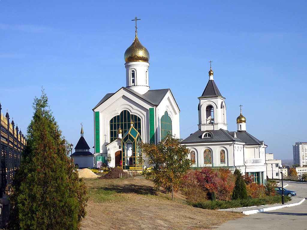 Волгоград. Церковь Сергия Радонежского. фасады, Вид с юго-западной стороны.