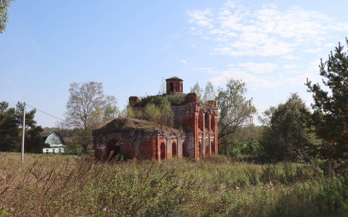 Церковь Николая Чудотворца, Никольское (Александровский район, Владимирская область). общий вид в ландшафте, Вид с юго-запада