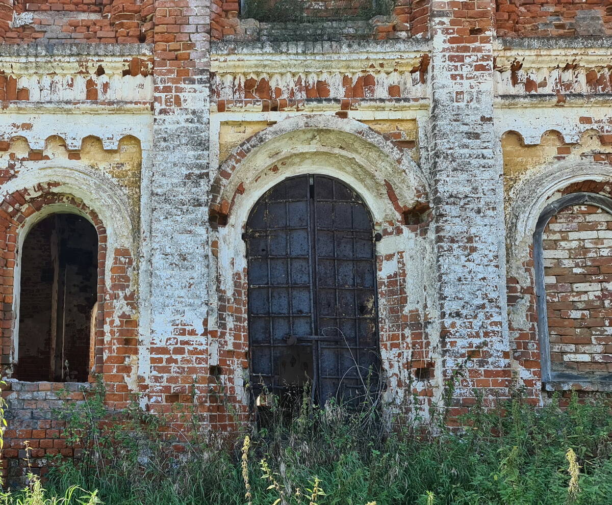 Церковь Николая Чудотворца, Никольское (Александровский район, Владимирская область). фасады, Фрагмент северного фасада
