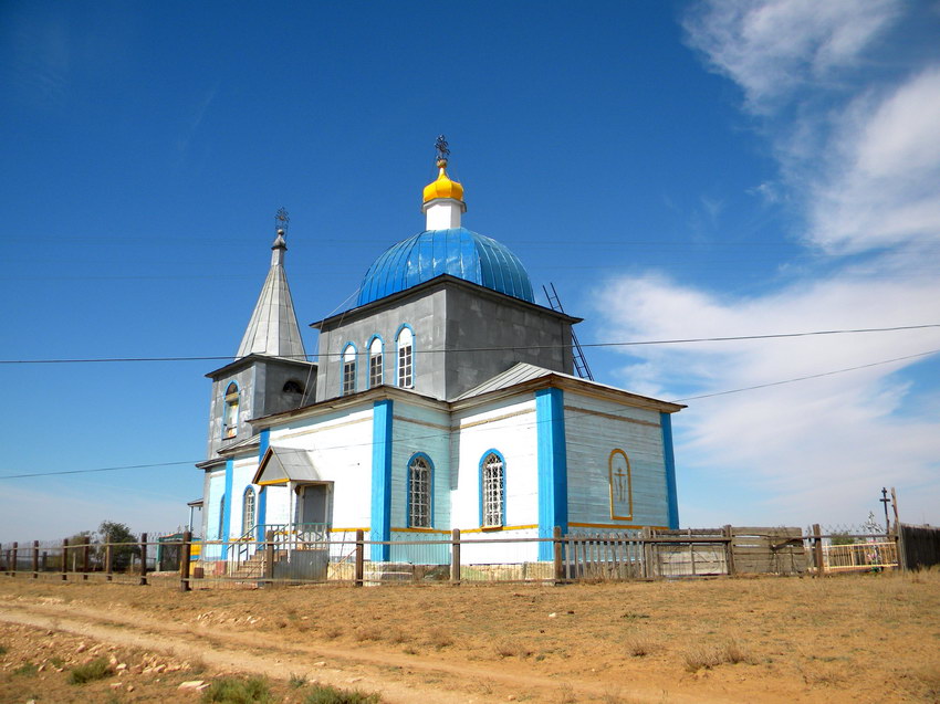 Церковь Михаила Архангела, Пироговка (Ахтубинский район, Астраханская область). общий вид в ландшафте, Общий вид