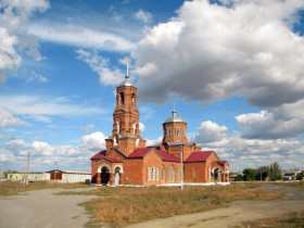 Осетровка. Церковь Космы и Дамиана