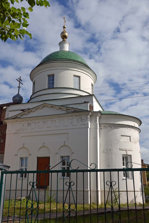 Новопетровское. Церковь Петра и Павла (Троицы Живоначальной). фасады, Церковь медленно реставрируется