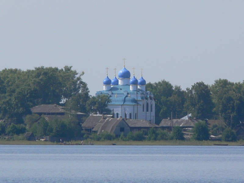 Святоезерская Иверская пустынь. Церковь Казанской иконы Божией Матери, Мугреевский (Южский район, Ивановская область). общий вид в ландшафте