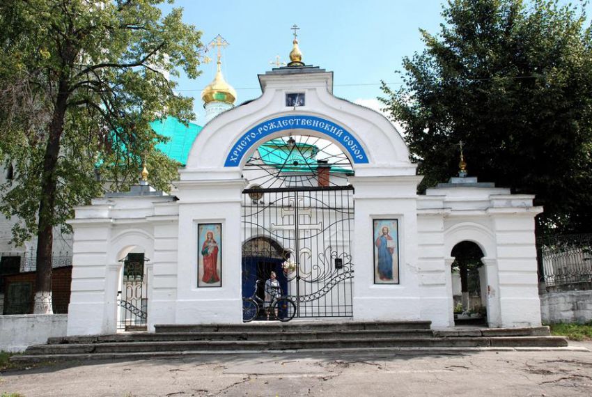 Собор Рождества Христова, Ковров (Ковровский район и г. Ковров, Владимирская область). дополнительная информация, западные святые врата.