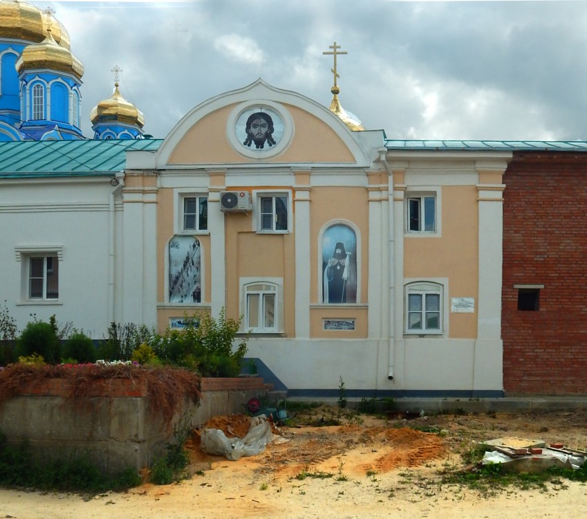 Задонск. Задонский Рождество-Богородицкий мужской монастырь. Церковь Тихона Задонского. фасады